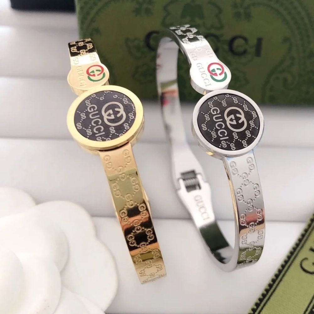 Fashion bracelet